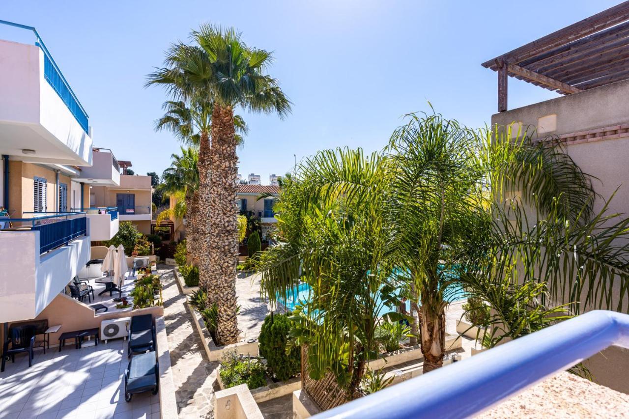 Summer Breeze Holiday Apartment With Pool Paphos Ngoại thất bức ảnh