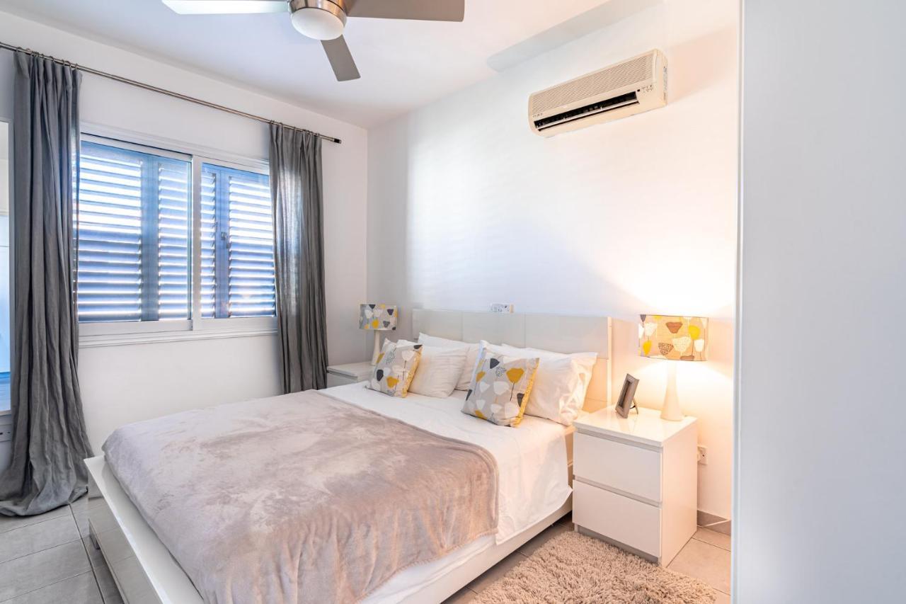 Summer Breeze Holiday Apartment With Pool Paphos Ngoại thất bức ảnh